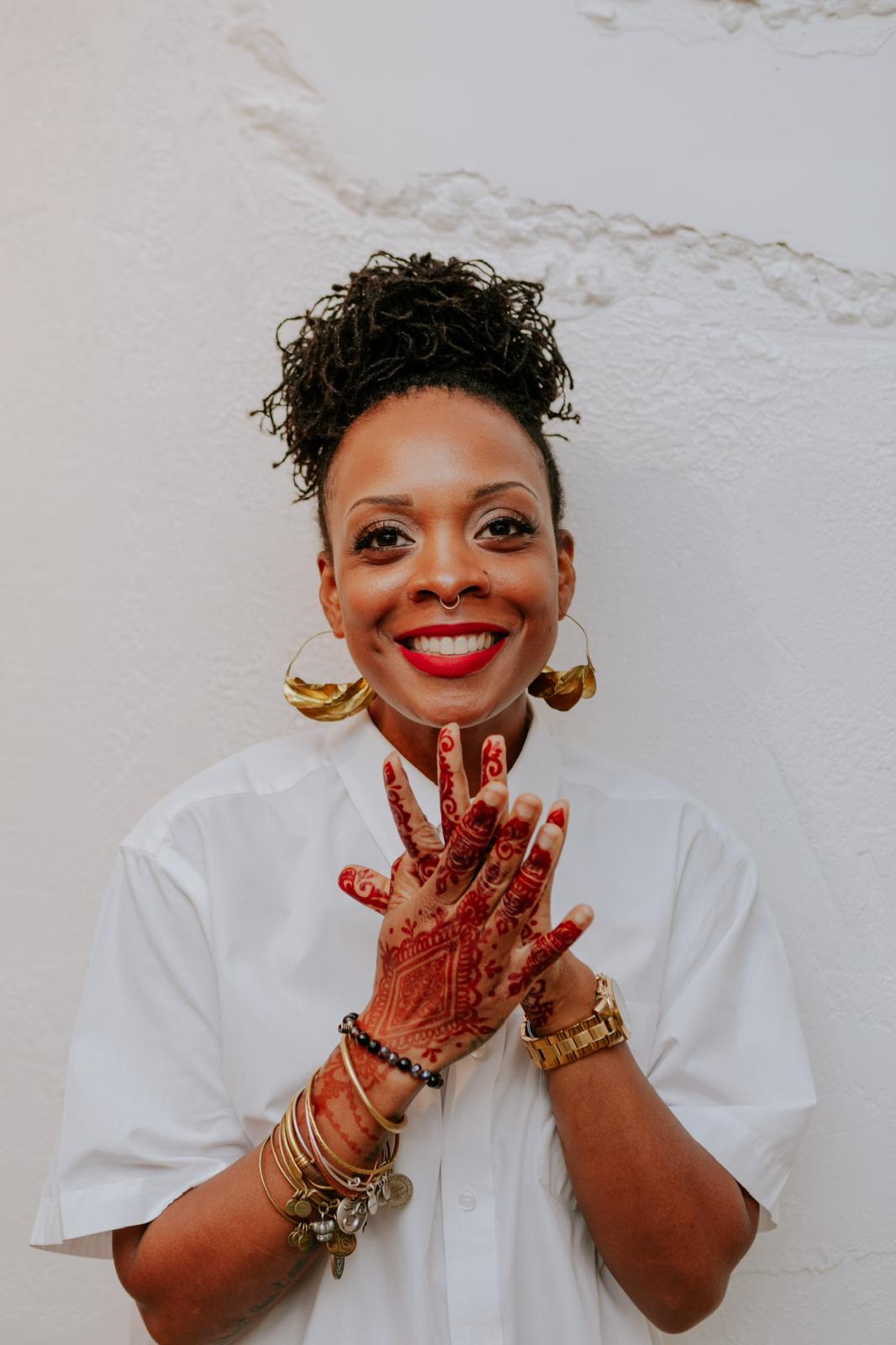 A professional Colorists' Step By Step Guide to Coloring Locs – Dr Locs